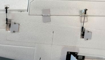 Amewi AMXFlight YAK-11 EPO 6S PNP rot/weiß RC Flugzeug RC Modell Militär