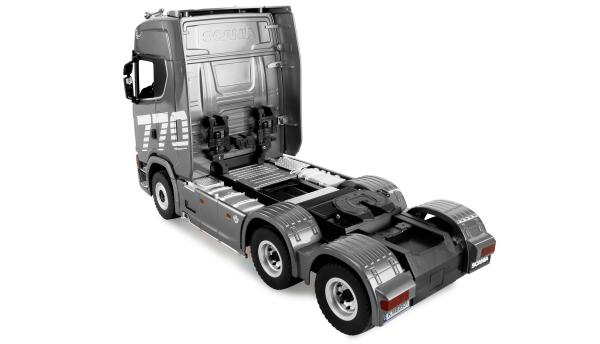 Amewi Scania 770 S Zugmaschine 6x4 1:18 RTR silber RC Modell ferngesteuert